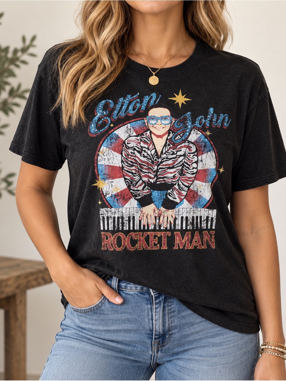 Elton John Rocket Man Women’s Graphic Band Tee Black Size Small NWT